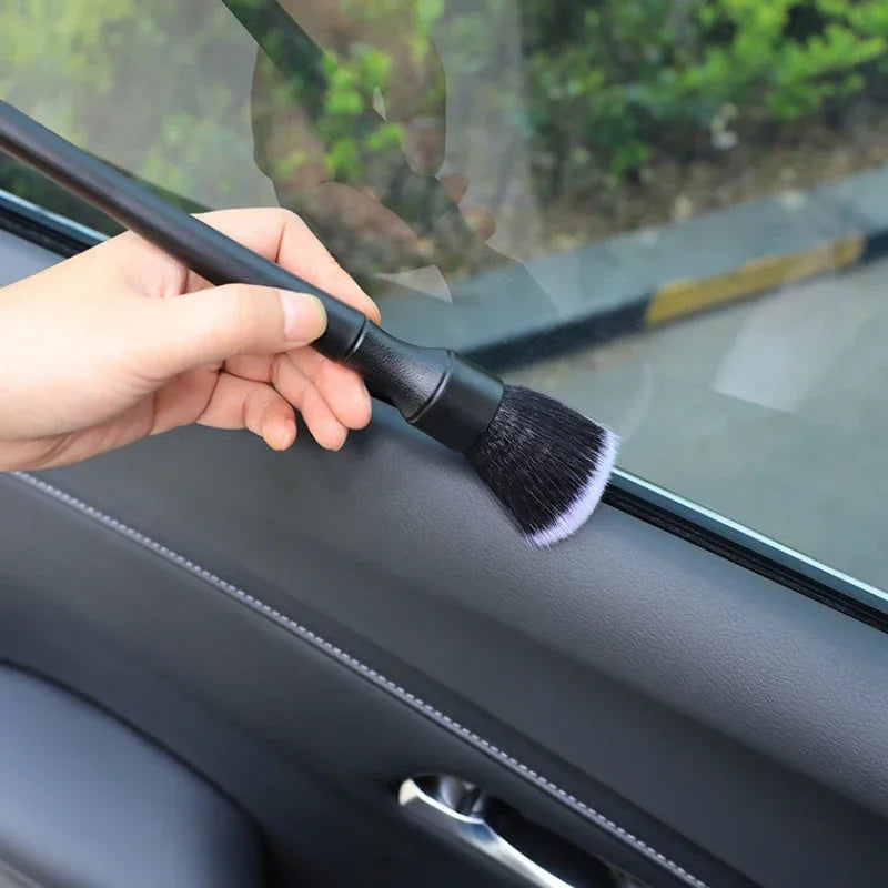 BROSSES INTERIEUR